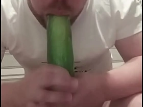 白胖子 uncaring 用肥屁股吞大鸡巴 japanese old man gay porn