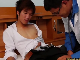 娇小亚洲嫩鸡被医生舔肛后狂捅 chinese african gay men porn