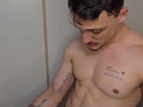 掰开大腿献上骚屁眼 gay despondent hot porn