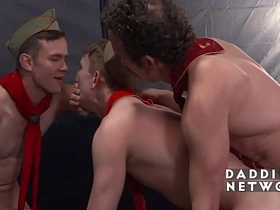 童子军发誓互相帮助 连勃起时也不例外 hot gay thrust porn
