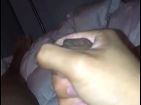 亚洲男孩睡前打飞机 gay asian dweeb porn