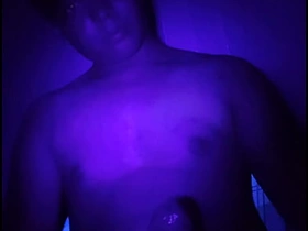 亚洲嫩弟打飞机射精5次配黑光 gay porn korean seegasm