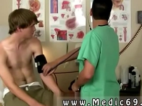 亚洲男同医疗视频 James正经历尴尬时刻 gay chinese hazing porn
