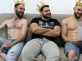 三个下流国王 asian gay sexual intercourse toy porn