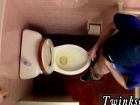 肌肉亚洲少年男同做爱 马桶内射精 chinese bath house careless porn