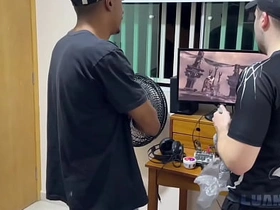 死宅骚货，看到摩托小哥就想坐打工人的鸡巴 japanese gym gay porn