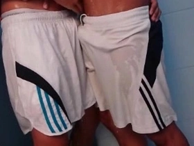 冷静一下 asian brothers gay dealings videos