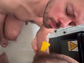 水果沙拉加踢蛋——完整版在红迪 gay porn japan movie