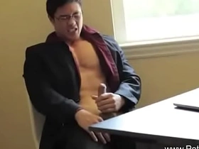 戴眼镜的亚洲男人 merry taiwan porn
