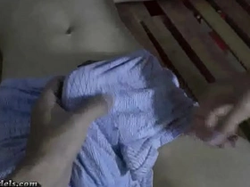 英俊亚洲瘦男被绑手淫 japan hunk cheerful porn