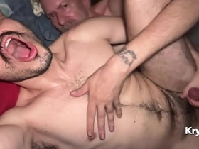 爹地用他的巨屌干我 第四集 hot indian gay men porn