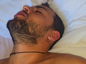 用晨勃大鸡巴唤醒你床上的雄兽 louis korean gay porn